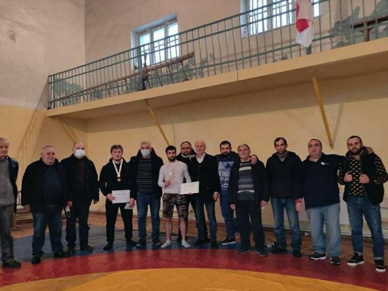 ცაგერის გელა ხვადაგიანის სახელობის სპორტულ დარბაზში ჩატარდა ომის ვეტერანის კობა...